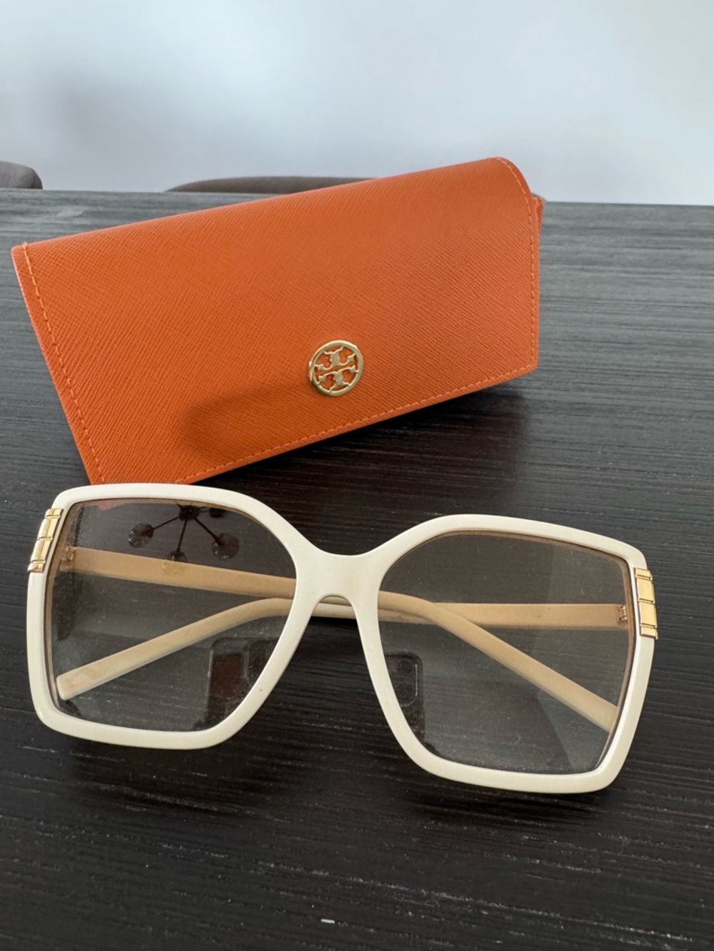 Tory Burch Eleanor Cat Oversized Cat Sunglasses